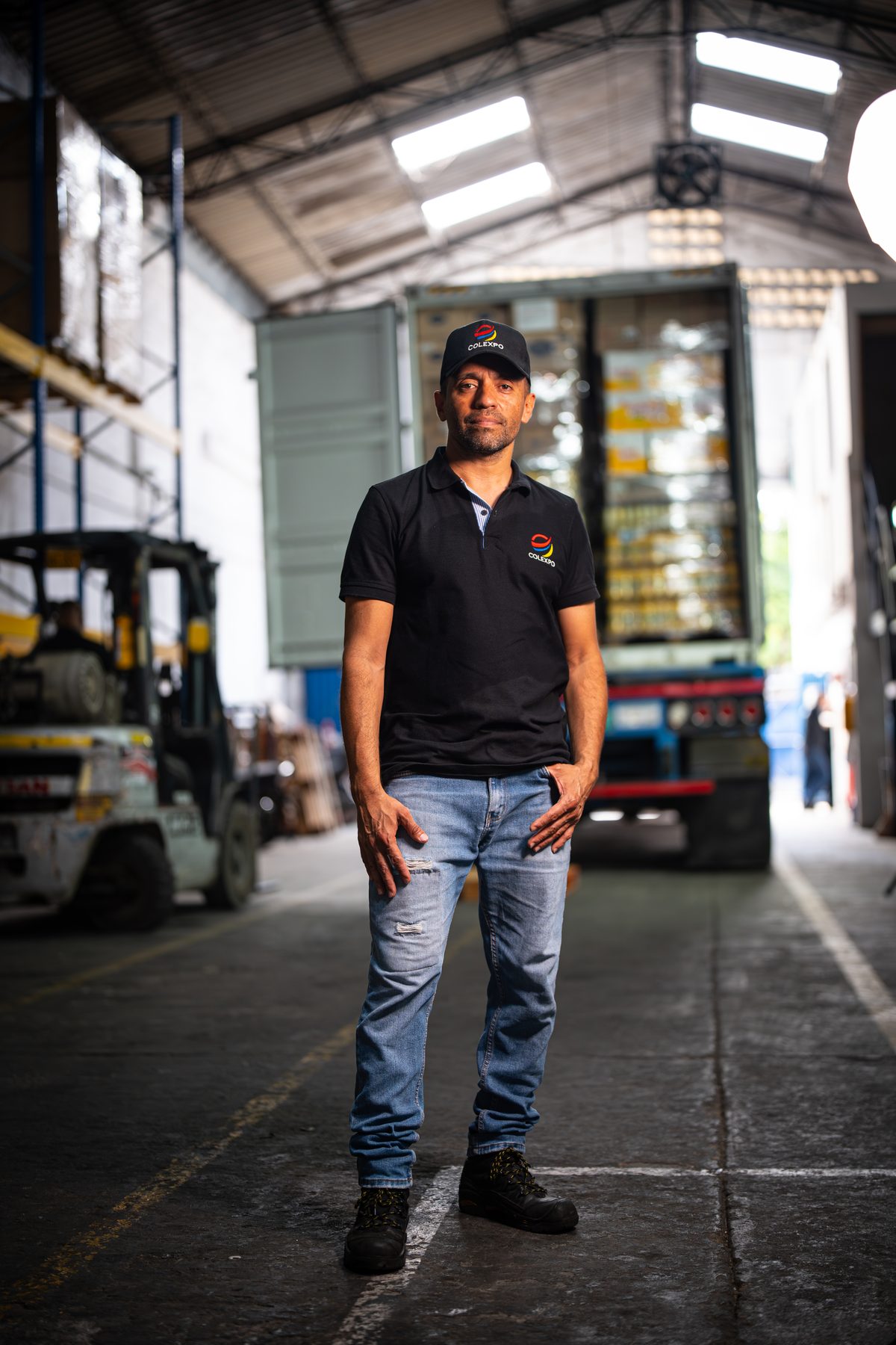 Equipo directivo de COLEXPO Colombia en la bodega
